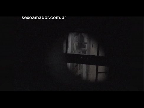 ❤️ Sarışın, içi boş tuğlaların arkasına gizlenmiş bir mahalle röntgencisi tarafından gizlice videoya alınır Sürtükler bize %tr.hentai-for.ru ️❤