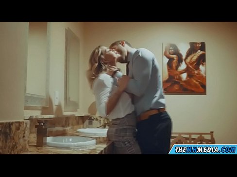❤️ Büyük memeli bir sarışın seni umumi tuvalette baştan çıkardığında Sürtükler bize %tr.hentai-for.ru ️❤